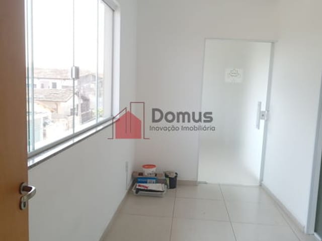 Sala para alugar, no bairro Jardim Rosely em Pindamonhangaba