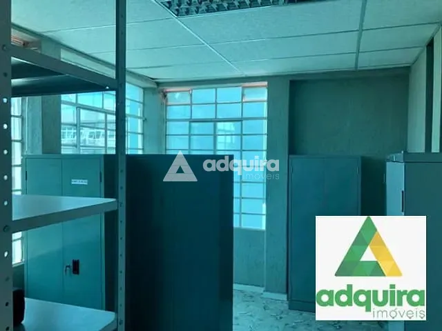 Casa com 360m² 6 quartos e 3 banheiros, à venda, no bairro Centro em Ponta Grossa