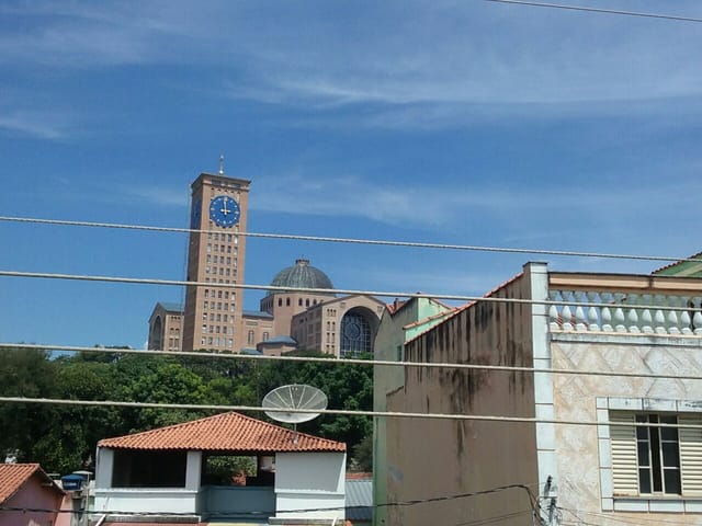 Comercial com 200m² 2 quartos e 2 banheiros, à venda, no bairro Centro em Aparecida