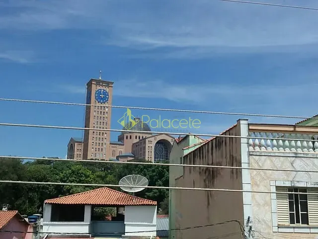 Comercial com 200m² 2 quartos e 2 banheiros, à venda, no bairro Centro em Aparecida