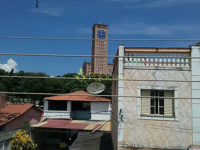 Comercial com 200m² 2 quartos e 2 banheiros, à venda, no bairro Centro em Aparecida
