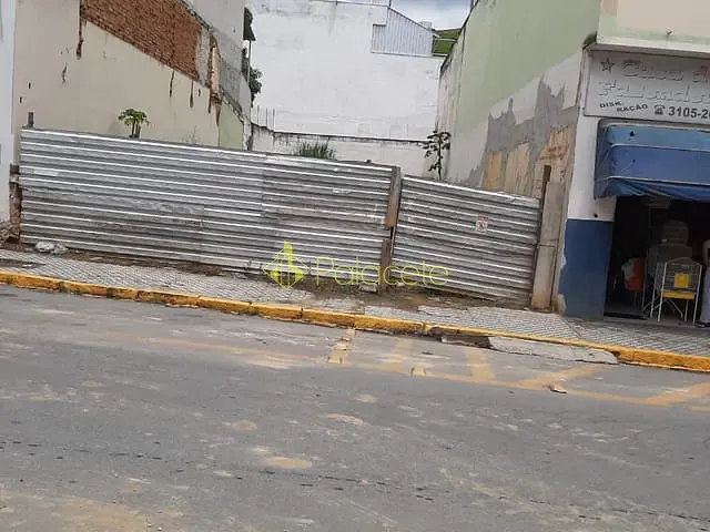 Galpão / Barracão à venda, no bairro Santa Rita em Aparecida