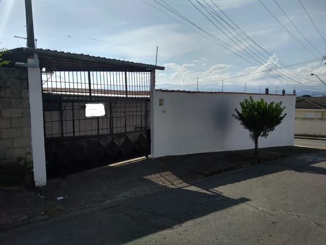 Galpão / Barracão com 35m² 1 quarto e 1 banheiro, à venda ou para alugar, no bairro Parque das Nações em Pindamonhangaba