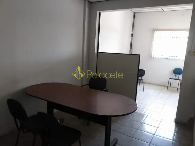 Galpão / Barracão com 1968m², para alugar, no bairro Triângulo em Pindamonhangaba