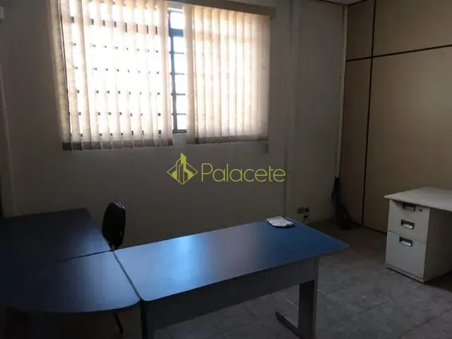 Galpão / Barracão com 1968m², para alugar, no bairro Triângulo em Pindamonhangaba