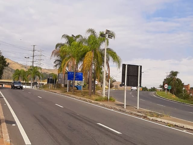 Prédio com 1230m², à venda, no bairro Centro em Aparecida