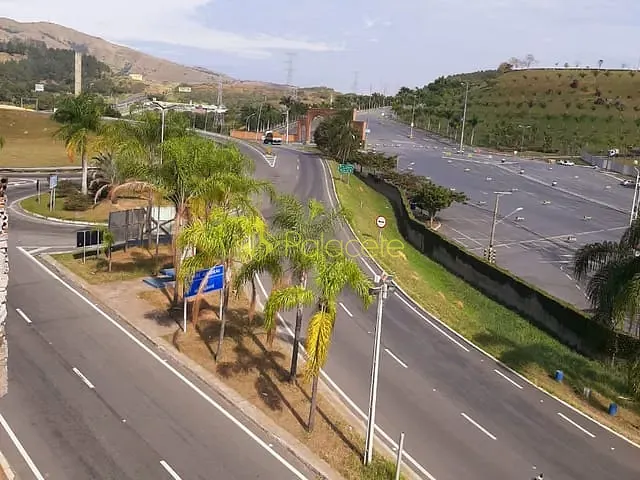 Prédio com 1230m², à venda, no bairro Centro em Aparecida