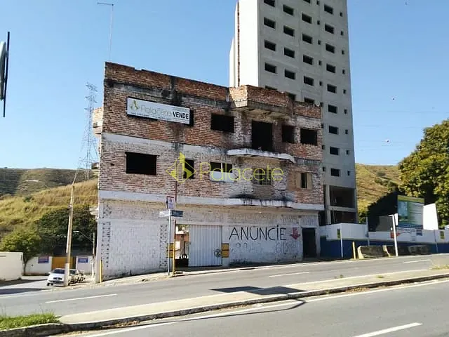 Prédio com 1230m², à venda, no bairro Centro em Aparecida