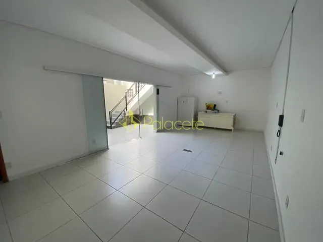Comercial com 300m² 8 quartos e 5 banheiros, à venda, no bairro Jardim Maria Augusta em Taubaté