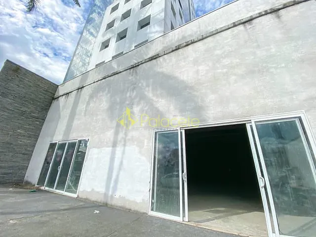 Comercial com 293m², para alugar, no bairro Centro em Pindamonhangaba