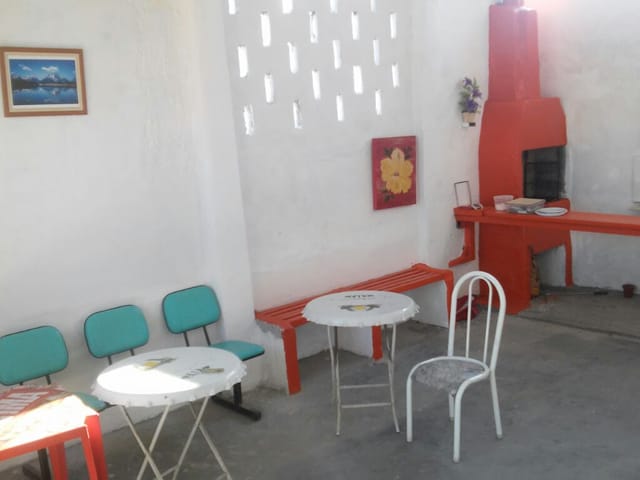 Prédio 2 quartos e 4 banheiros, à venda, no bairro Crispim em Pindamonhangaba