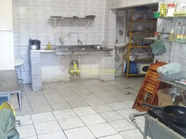 Prédio 2 quartos e 4 banheiros, à venda, no bairro Crispim em Pindamonhangaba