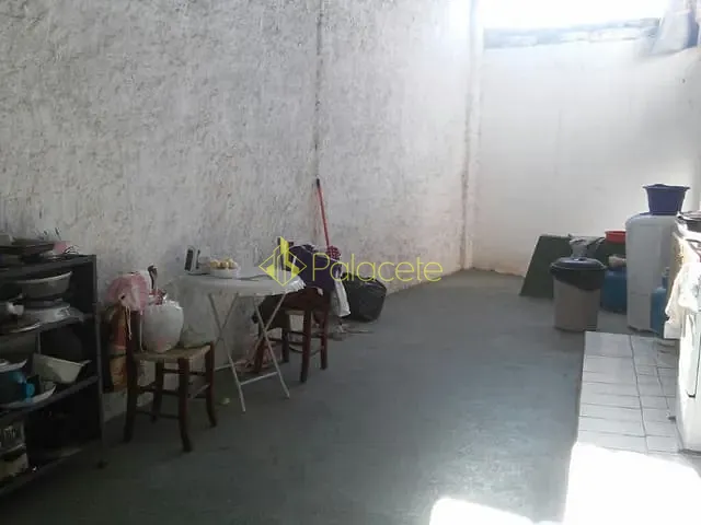Prédio 2 quartos e 4 banheiros, à venda, no bairro Crispim em Pindamonhangaba