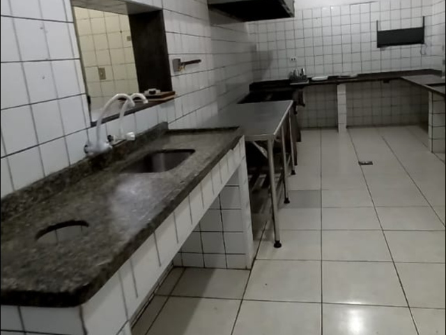 Comercial com 873m², à venda, no bairro Santana em Pindamonhangaba