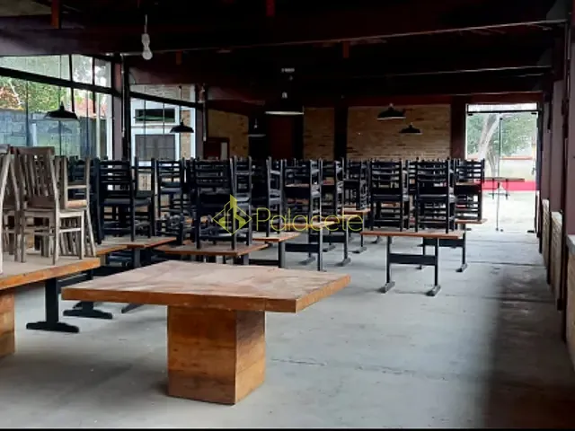 Comercial com 873m², à venda, no bairro Santana em Pindamonhangaba
