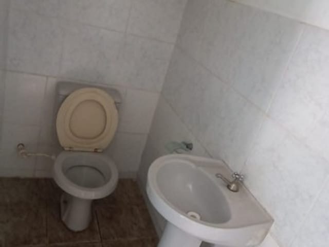 Comercial com 250m² 4 quartos e 6 banheiros, à venda ou para alugar, no bairro Vila Olímpia em Taubaté