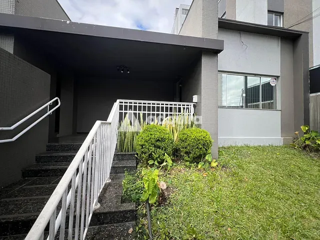 Casa com 253m², para alugar, no bairro Centro em Ponta Grossa