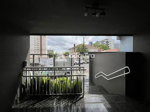 Casa com 253m², para alugar, no bairro Centro em Ponta Grossa