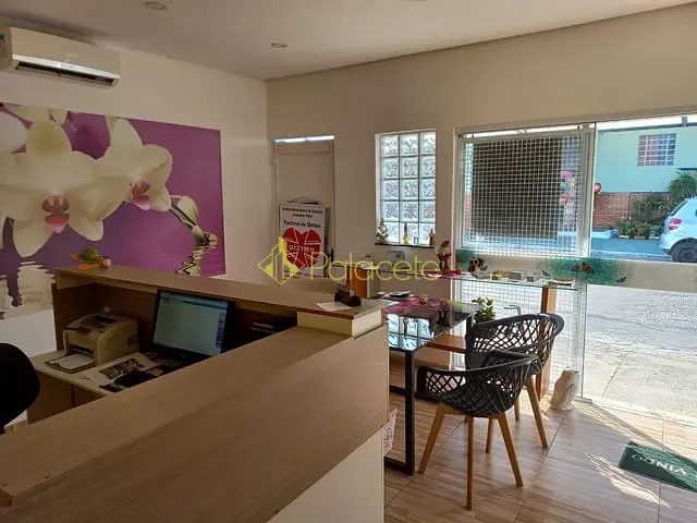 Comercial com 125m², à venda, no bairro Parque Senhor do Bonfim em Taubaté