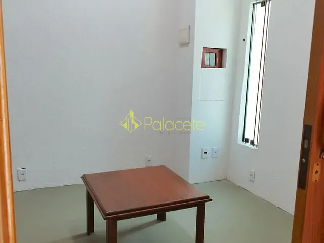 Comercial com 250m², à venda, no bairro Centro em Taubaté
