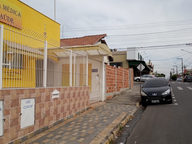 Comercial com 156m² 4 quartos e 4 banheiros, à venda, no bairro Parque São Domingos em Pindamonhangaba