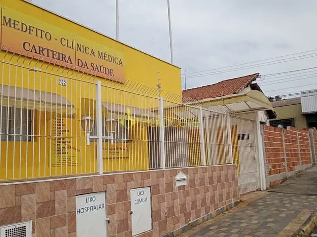 Comercial com 156m² 4 quartos e 4 banheiros, à venda, no bairro Parque São Domingos em Pindamonhangaba