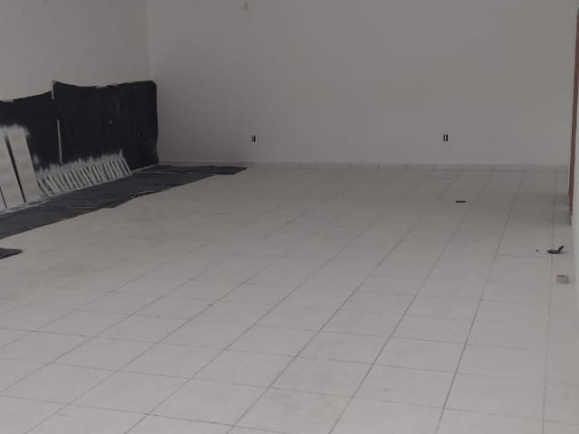 Comercial com 268m², para alugar, no bairro Residencial Novo Horizonte em Taubaté
