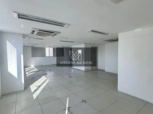 Comercial com 400m², à venda, no bairro Enseada do Suá em Vitória