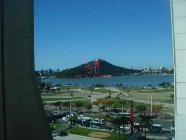 Comercial com 400m², à venda, no bairro Enseada do Suá em Vitória