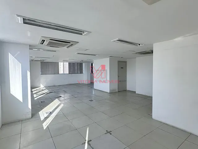 Comercial com 400m², à venda, no bairro Enseada do Suá em Vitória