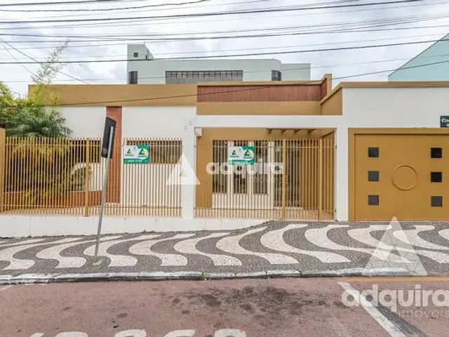 Casa com 182m², à venda, no bairro Centro em Ponta Grossa