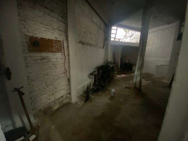 Comercial com 136m² 4 quartos e 3 banheiros, à venda, no bairro Centro em Aparecida