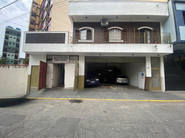Comercial com 136m² 4 quartos e 3 banheiros, à venda, no bairro Centro em Aparecida