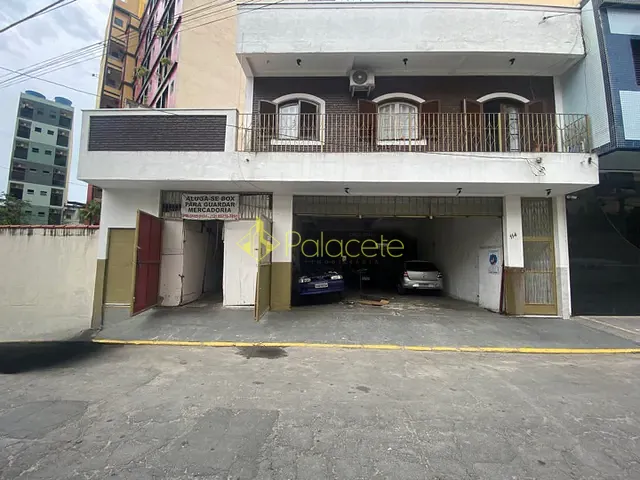 Comercial com 136m² 4 quartos e 3 banheiros, à venda, no bairro Centro em Aparecida