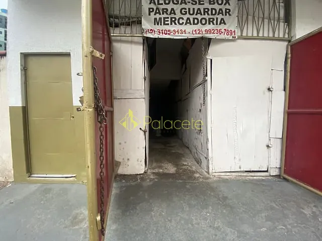 Comercial com 136m² 4 quartos e 3 banheiros, à venda, no bairro Centro em Aparecida