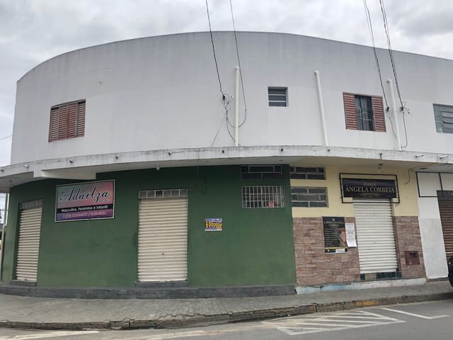 Prédio com 140m² 2 quartos e 4 banheiros, à venda, no bairro Maria Áurea em Pindamonhangaba