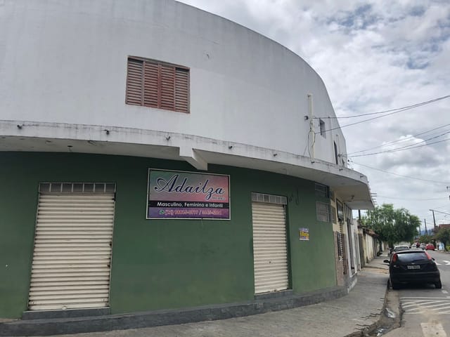 Prédio com 140m² 2 quartos e 4 banheiros, à venda, no bairro Maria Áurea em Pindamonhangaba