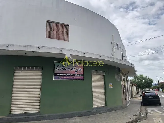 Prédio com 140m² 2 quartos e 4 banheiros, à venda, no bairro Maria Áurea em Pindamonhangaba