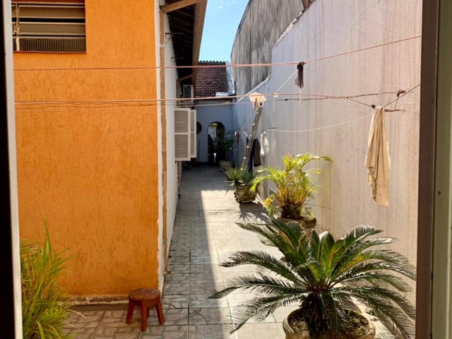 Comercial com 400m² 6 quartos e 5 banheiros, para alugar, no bairro Centro em Taubaté