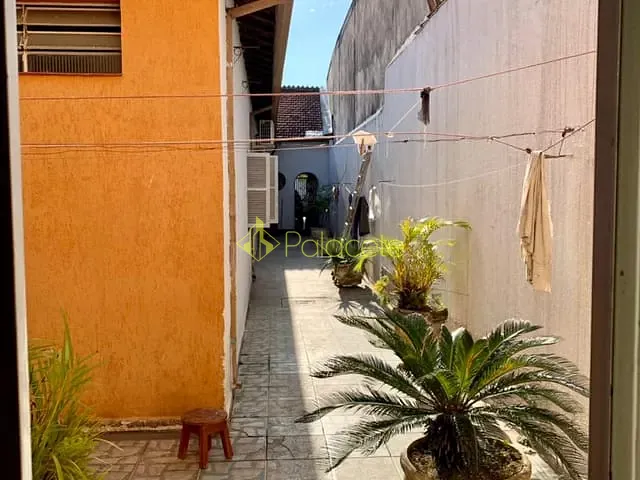 Comercial com 400m² 6 quartos e 5 banheiros, para alugar, no bairro Centro em Taubaté