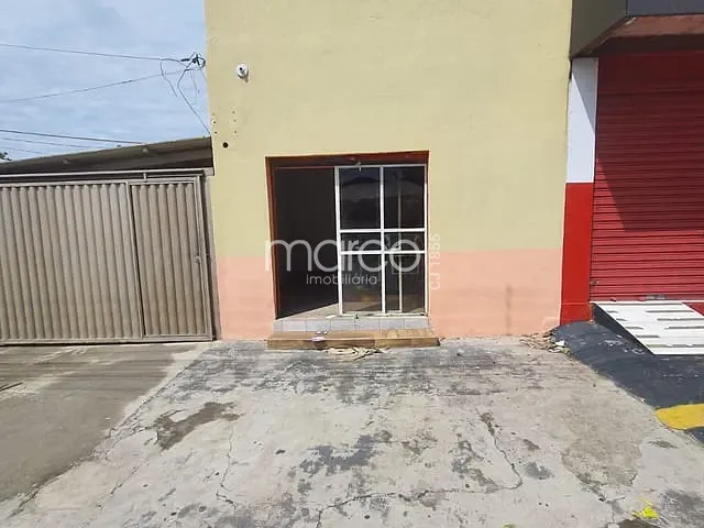 Comercial para alugar, no bairro Vila Santa Helena em Goiânia