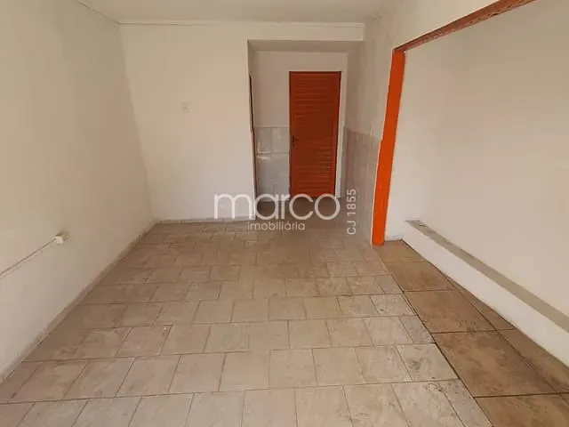 Comercial para alugar, no bairro Vila Santa Helena em Goiânia
