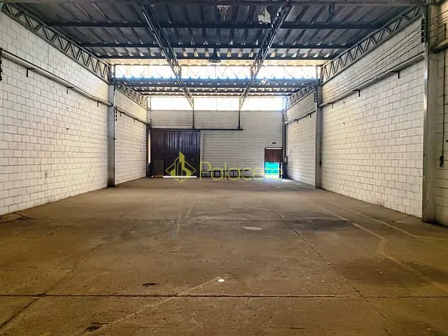 Galpão / Barracão com 360m², à venda ou para alugar, no bairro Cidade Nova em Pindamonhangaba