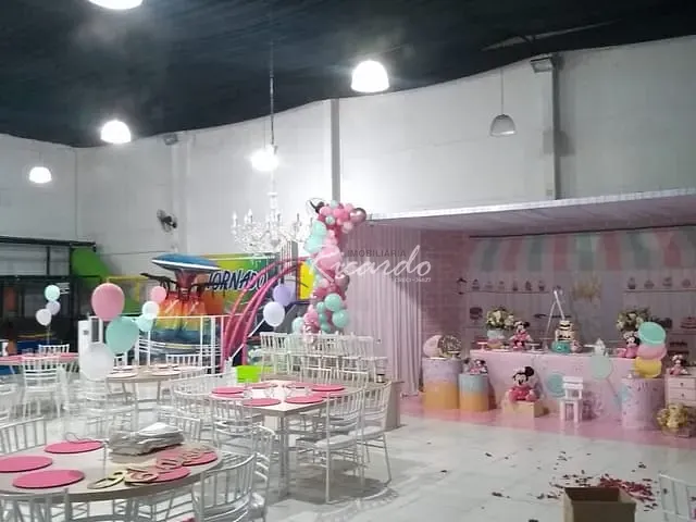 Loja com 450m², à venda, no bairro Jardim Santa Alice em Arapongas