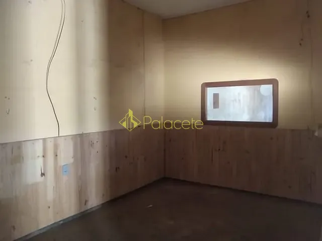 Galpão / Barracão com 322m², à venda, no bairro Crispim em Pindamonhangaba