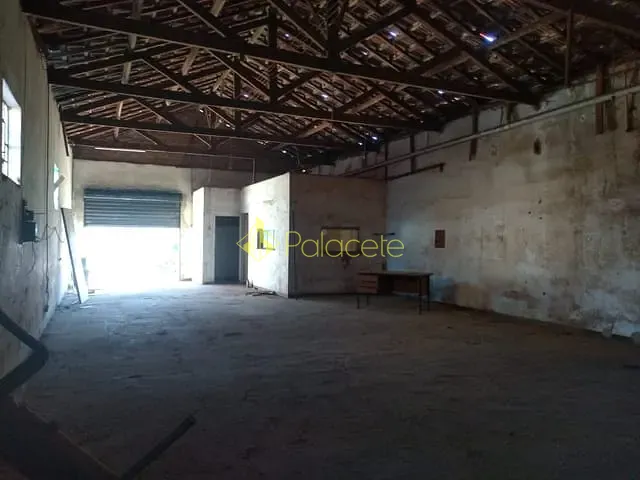 Galpão / Barracão com 322m², à venda, no bairro Crispim em Pindamonhangaba