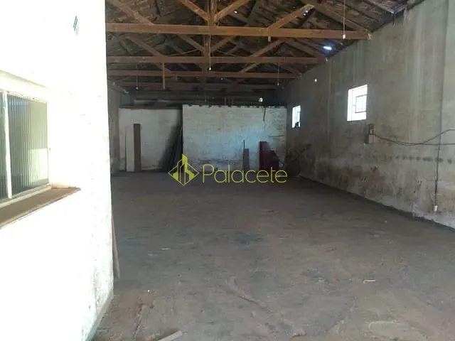 Galpão / Barracão com 322m², à venda, no bairro Crispim em Pindamonhangaba