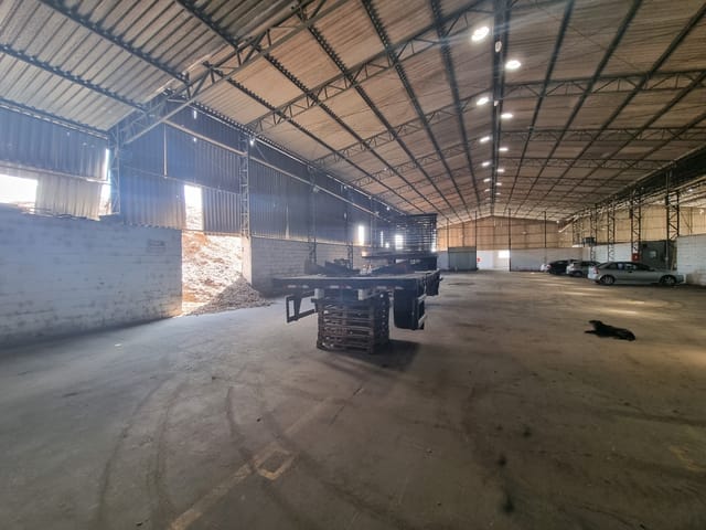Galpão / Barracão com 1926m² 1 quarto e 1 banheiro, para alugar, no bairro Loteamento Industrial Nova Roseira em Roseira