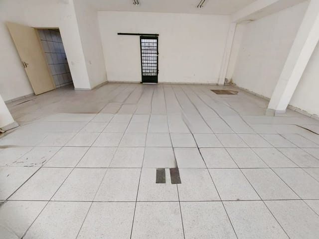 Prédio com 520m², para alugar, no bairro Centro em Pindamonhangaba