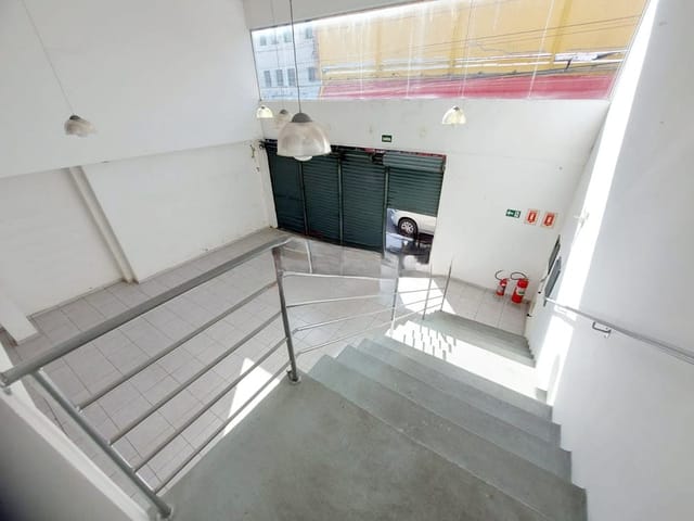 Prédio com 520m², para alugar, no bairro Centro em Pindamonhangaba
